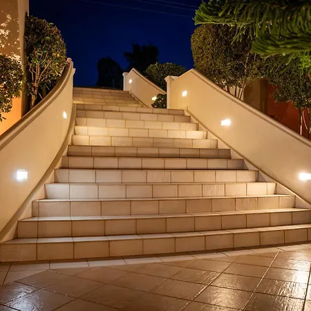 Crystal Palace - Vista Hotel *